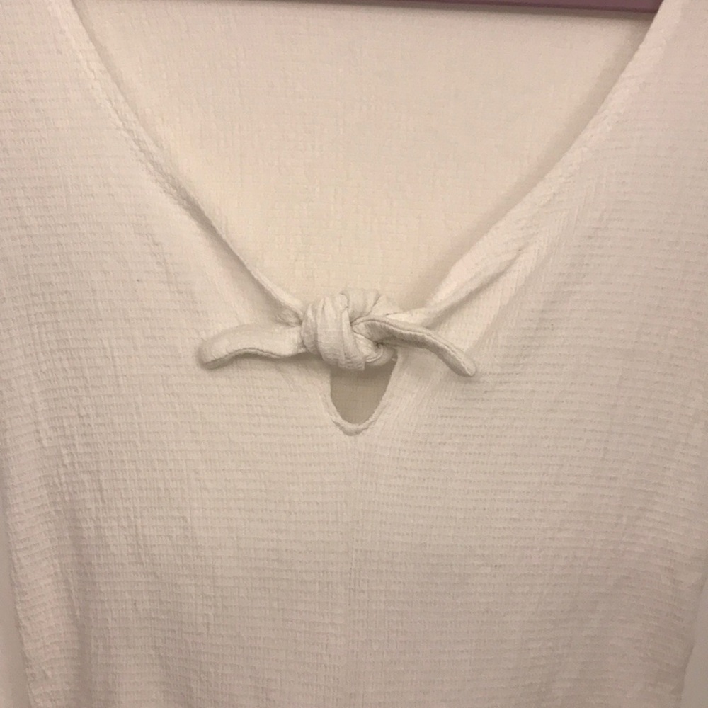 white crop top - Picture 2 of 4
